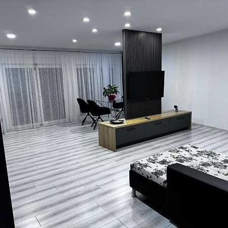 Whitehouse2 Apartment Arad Bagian luar foto