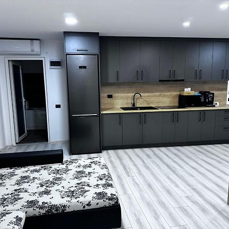 Whitehouse2 Apartment Arad Bagian luar foto