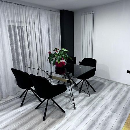 Whitehouse2 Apartment Arad Bagian luar foto