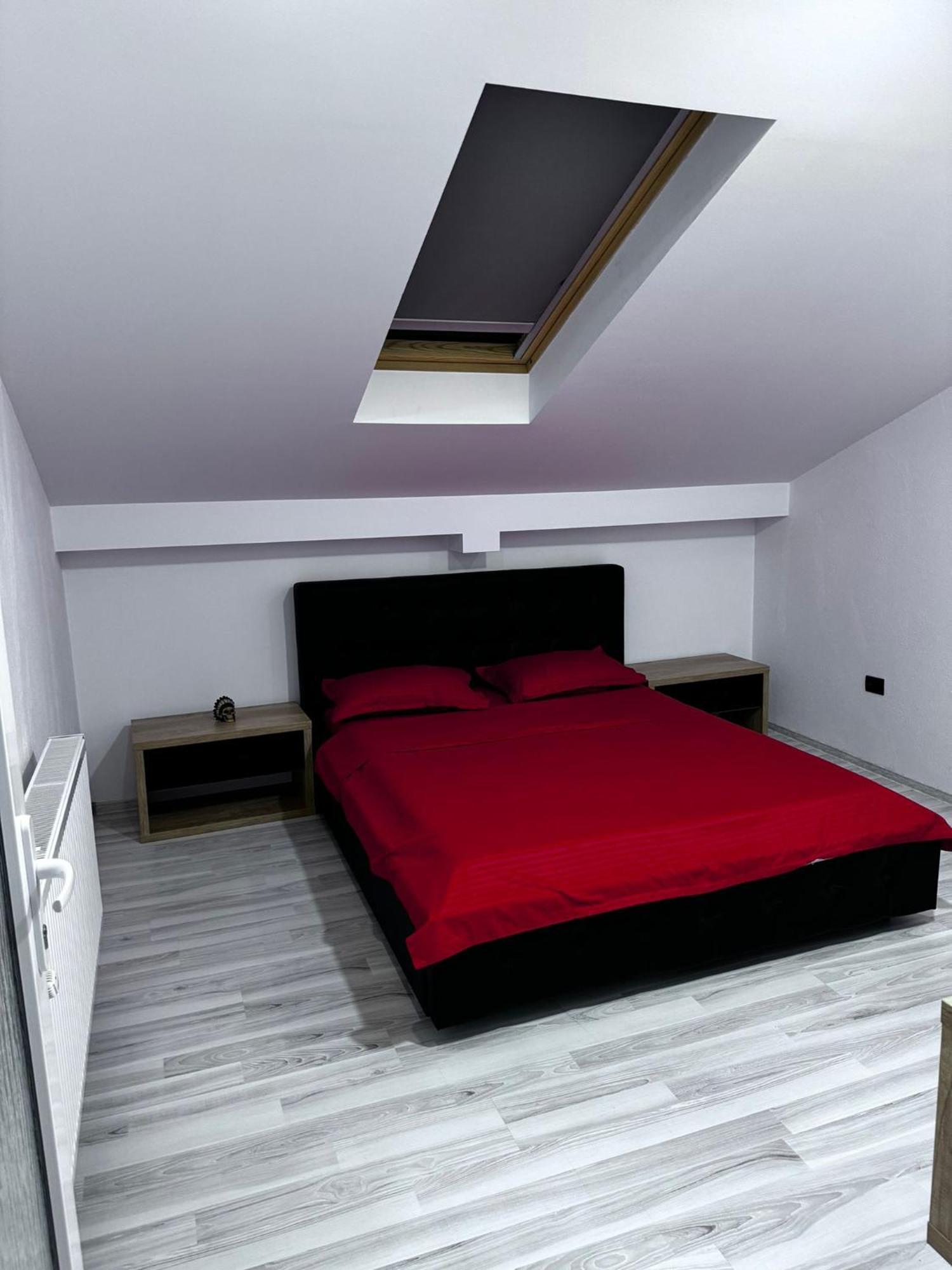 Whitehouse2 Apartment Arad Bagian luar foto