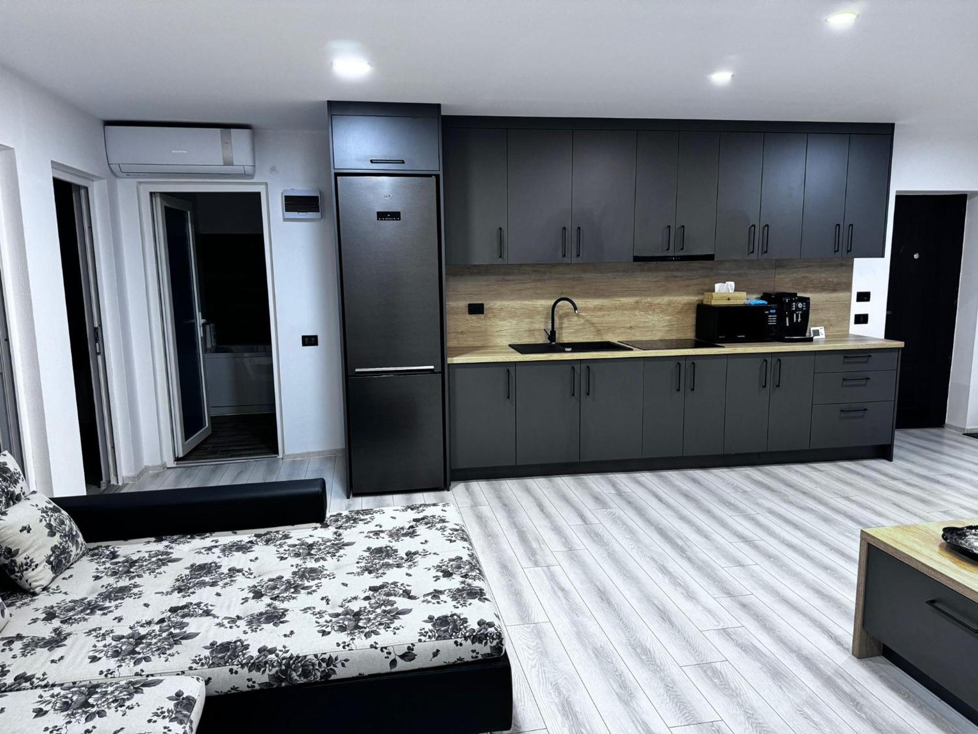 Whitehouse2 Apartment Arad Bagian luar foto