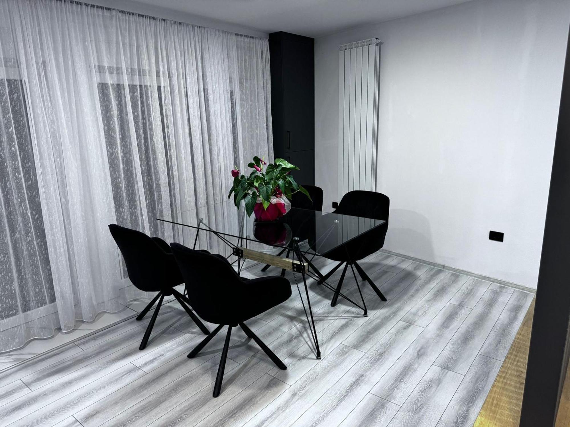 Whitehouse2 Apartment Arad Bagian luar foto